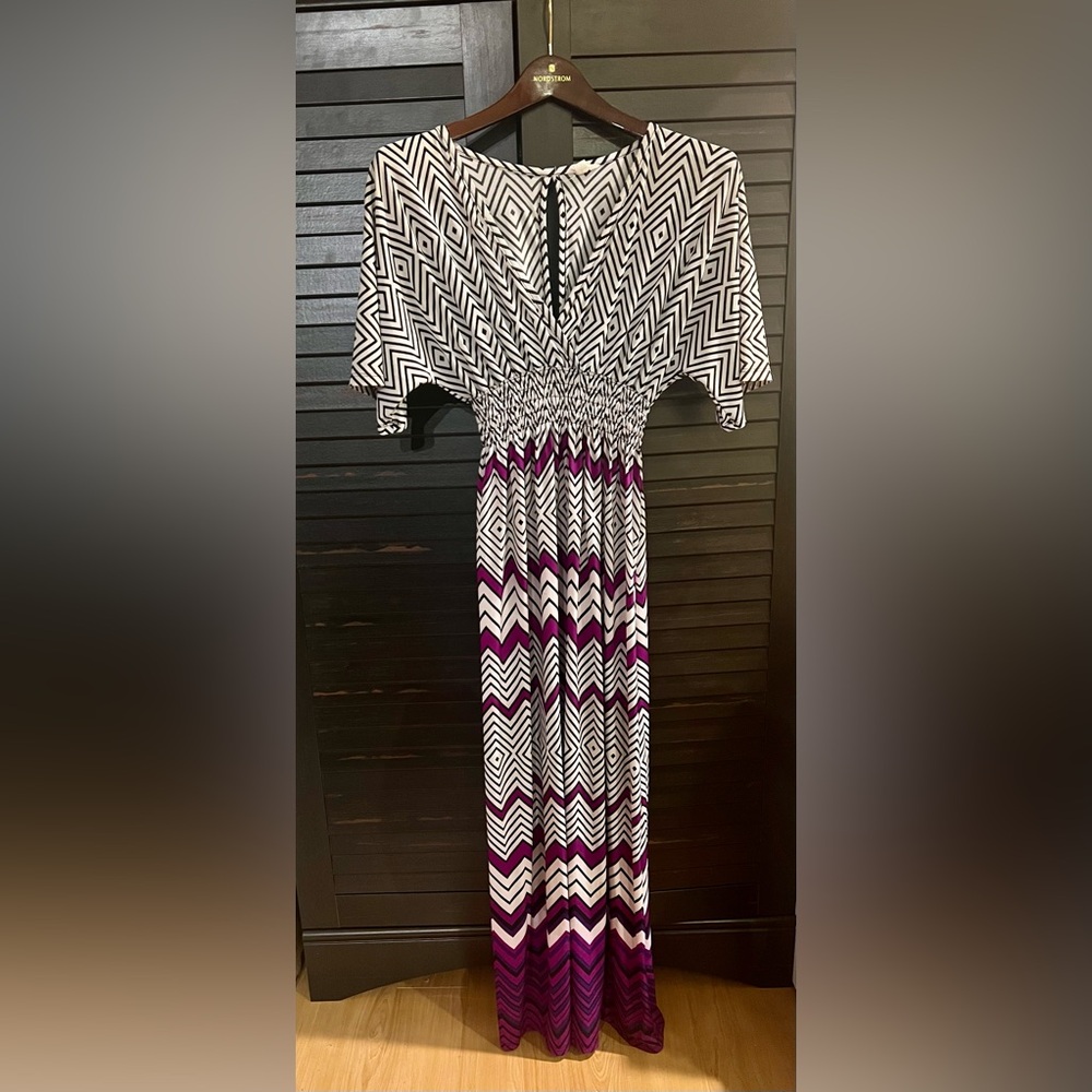 Chevron Patterned Purple and White Maxi Dress. Size Small